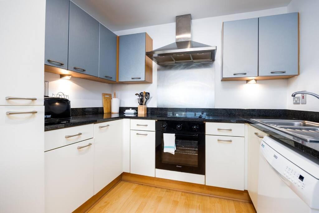Lovely 2 Bedroom Apartment With Balcony Dublín Exterior foto